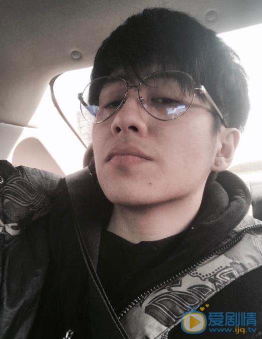 王小天自拍照 王小天高清写真_王小天高清剧照
