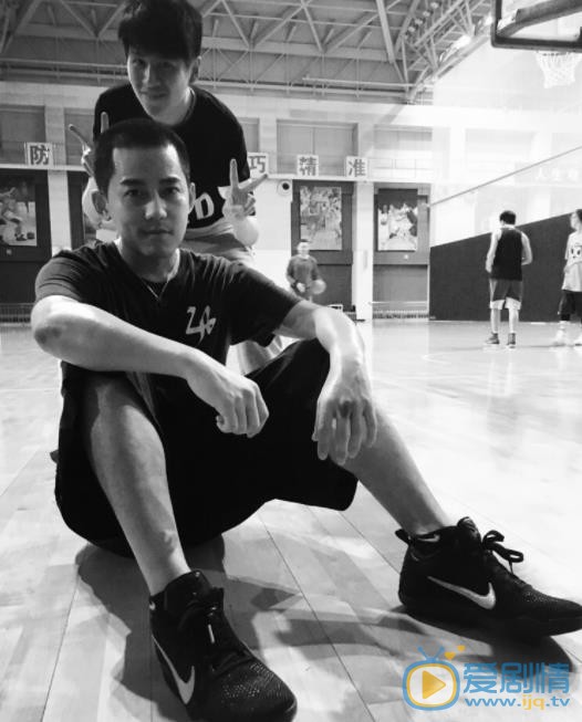 王小天与他人合照 王小天高清写真_王小天高清剧照