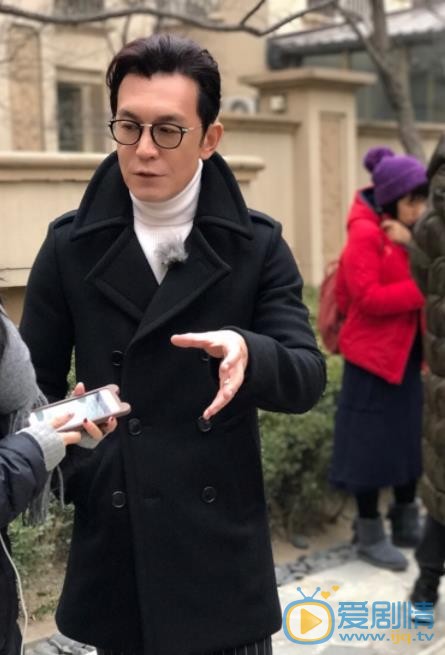 李咏与家人合照 李咏高清写真_李咏高清剧照