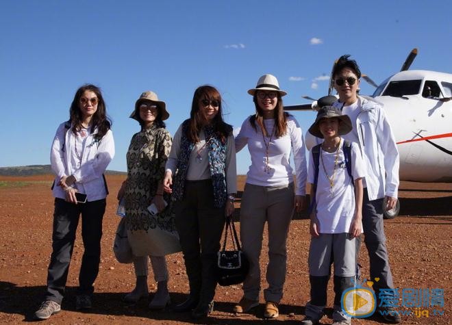 袁咏仪与人合照 袁咏仪高清写真_袁咏仪高清剧照