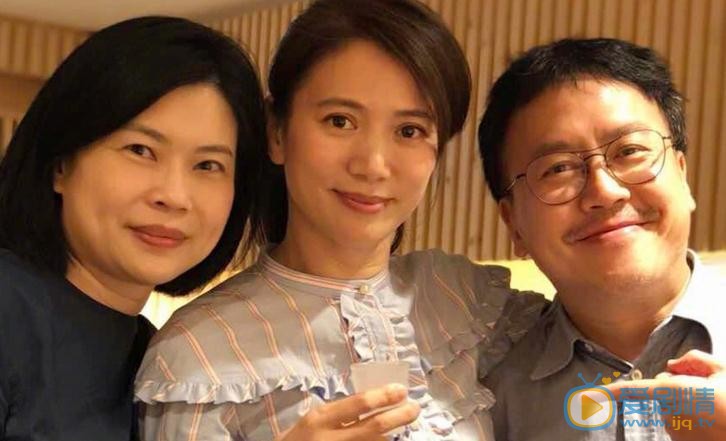 袁咏仪与人合照 袁咏仪高清写真_袁咏仪高清剧照