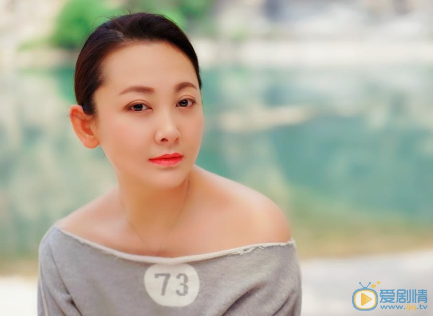 张咏棋街拍大片 张咏棋高清写真_张咏棋高清剧照