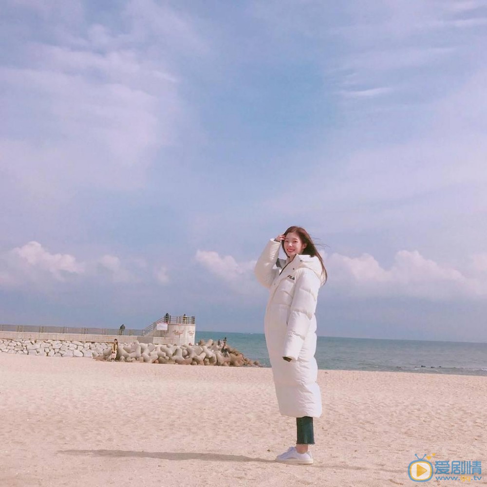 郑采妍户外写真 郑采妍高清写真_郑采妍高清剧照