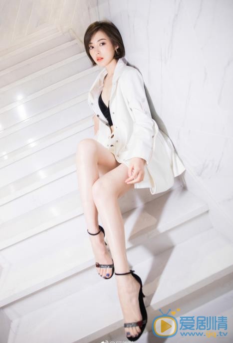 何美璇街拍大片 何美璇高清写真_何美璇高清剧照