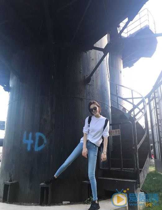 何美璇户外旅行 何美璇高清写真_何美璇高清剧照