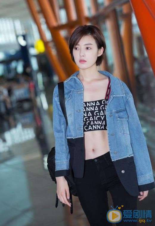 何美璇街拍大片 何美璇高清写真_何美璇高清剧照