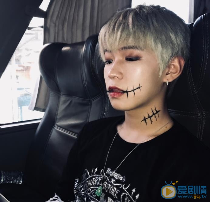 李希侃迪士尼乐园照 李希侃高清写真_李希侃高清剧照