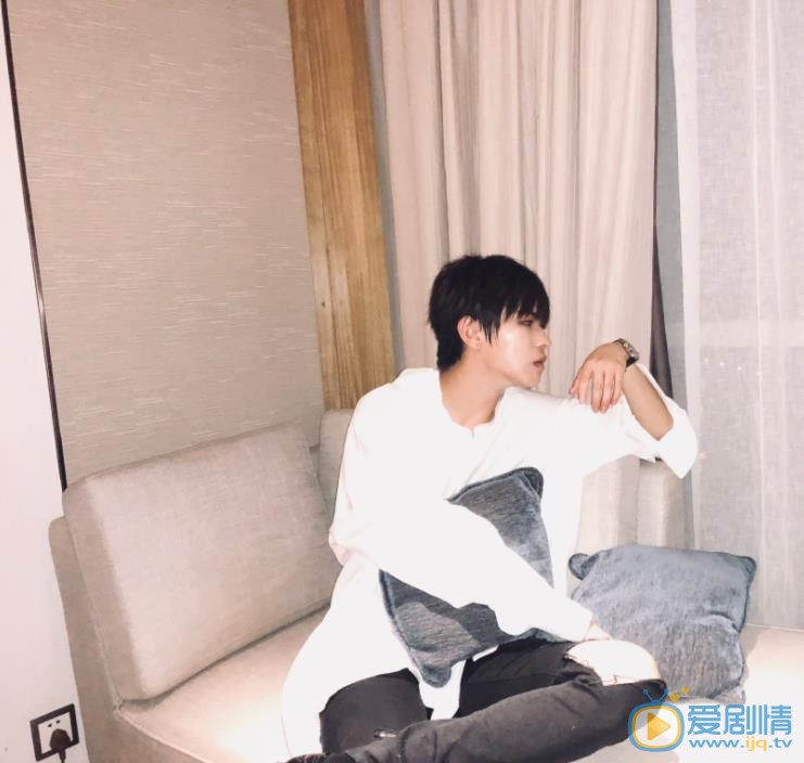 李希侃生活照 李希侃高清写真_李希侃高清剧照