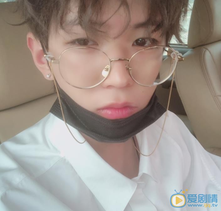 李希侃自拍照 李希侃高清写真_李希侃高清剧照