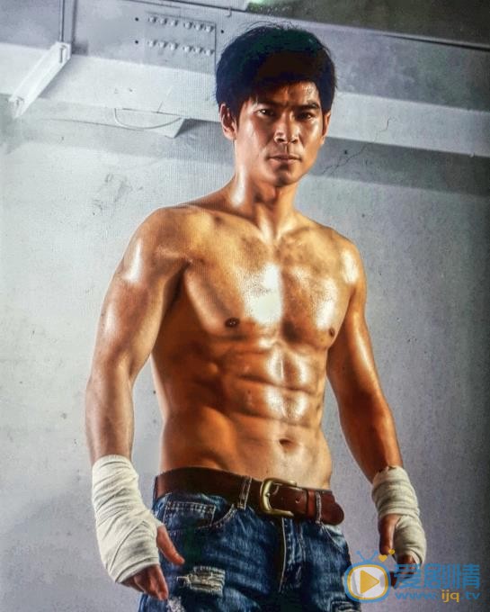 李炳渊肌肉大片 李炳渊高清写真_李炳渊高清剧照