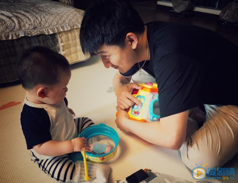 苗驰亲子照 苗驰高清写真_苗驰高清剧照
