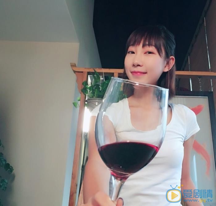 张绮烟自拍照 张绮烟高清写真_张绮烟高清剧照