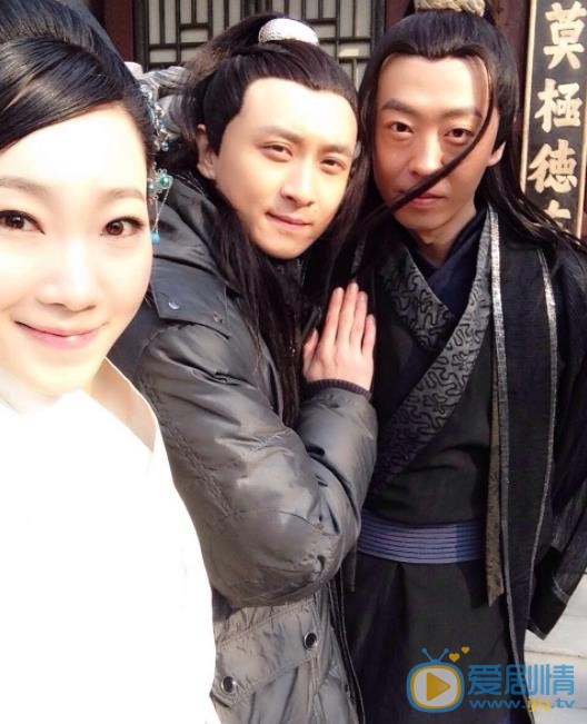 张绮烟与他人合照 张绮烟高清写真_张绮烟高清剧照