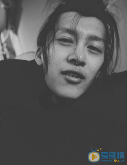李九霄自拍照 李九霄高清写真_李九霄高清剧照