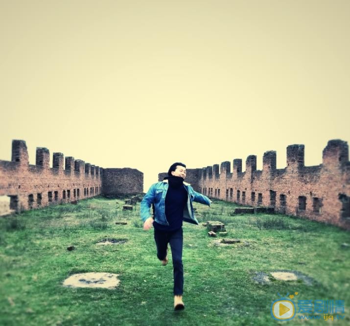 李九霄休闲照 李九霄高清写真_李九霄高清剧照