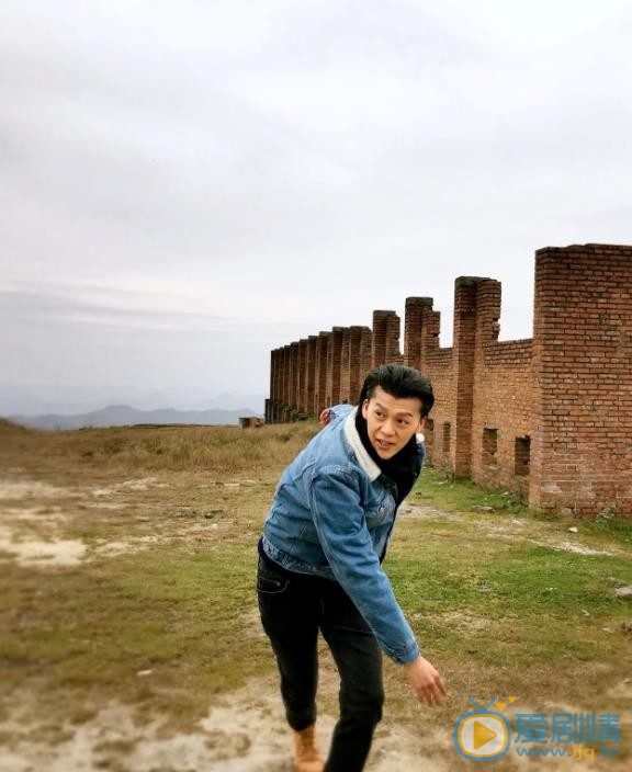 李九霄休闲照 李九霄高清写真_李九霄高清剧照