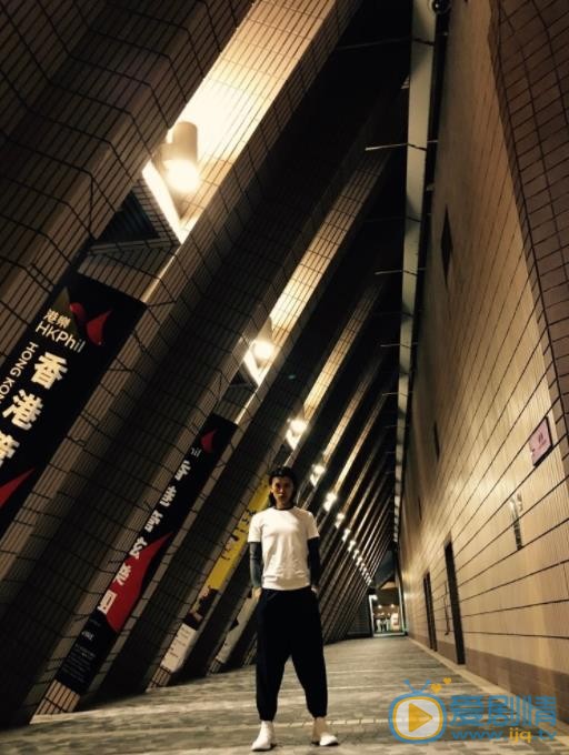 李九霄街拍照 李九霄高清写真_李九霄高清剧照