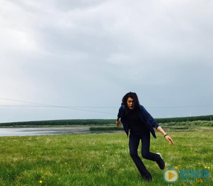 李九霄休闲照 李九霄高清写真_李九霄高清剧照