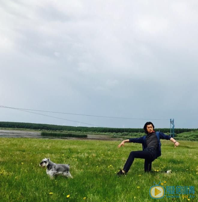 李九霄休闲照 李九霄高清写真_李九霄高清剧照