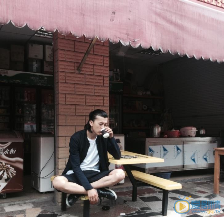 李九霄街拍照 李九霄高清写真_李九霄高清剧照