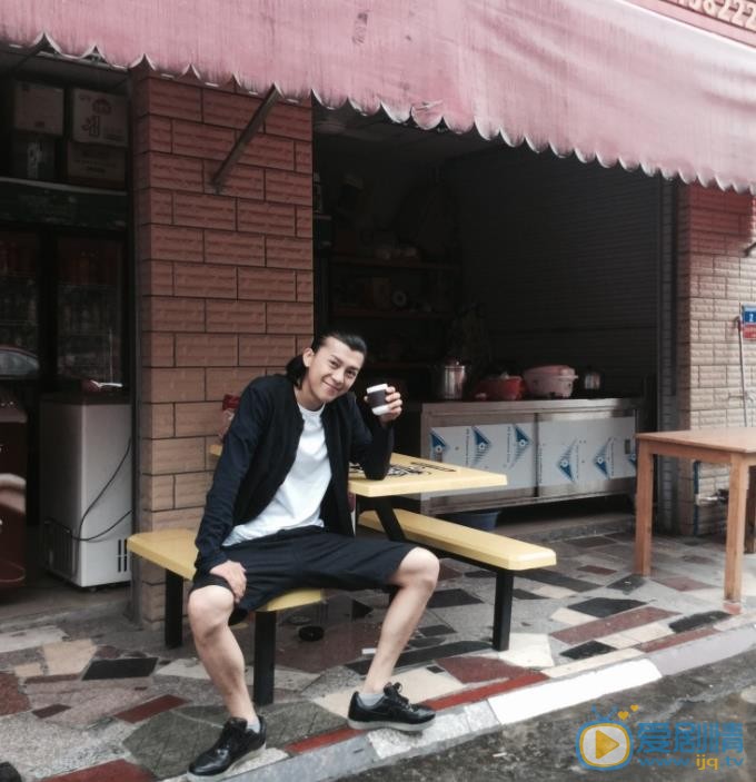 李九霄街拍照 李九霄高清写真_李九霄高清剧照