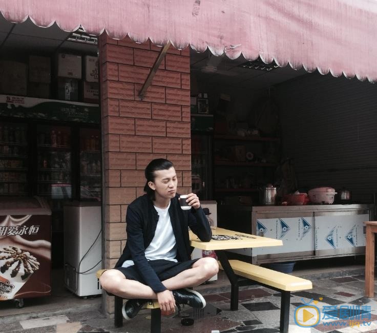 李九霄街拍照 李九霄高清写真_李九霄高清剧照