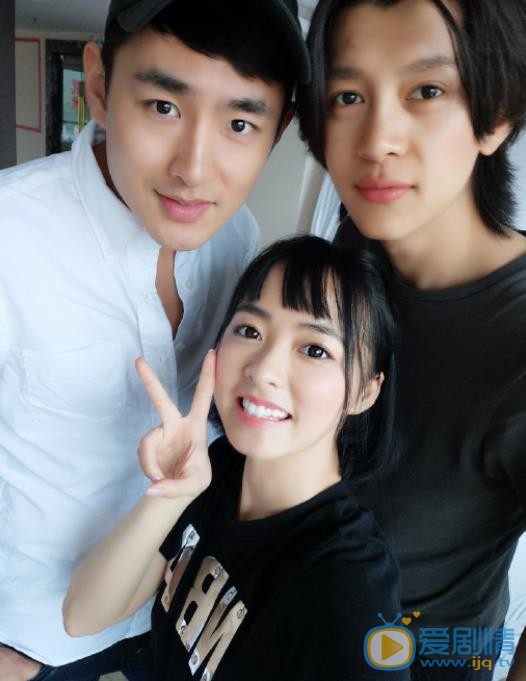 李九霄与他人合照 李九霄与他人合照