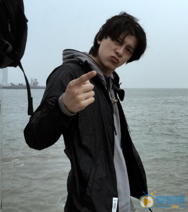 李九霄休闲照 李九霄高清写真_李九霄高清剧照
