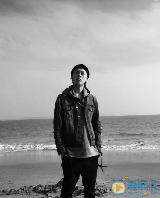 李九霄休闲照 李九霄高清写真_李九霄高清剧照