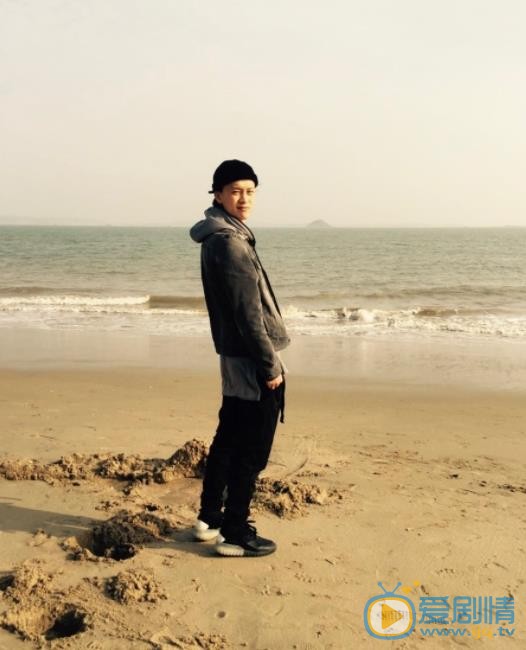 李九霄休闲照 李九霄高清写真_李九霄高清剧照