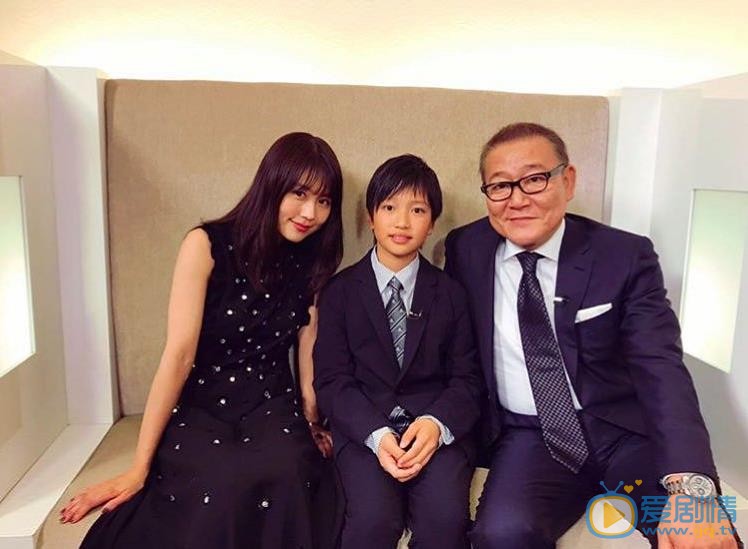 有村架纯与人合照 有村架纯高清写真_有村架纯高清剧照