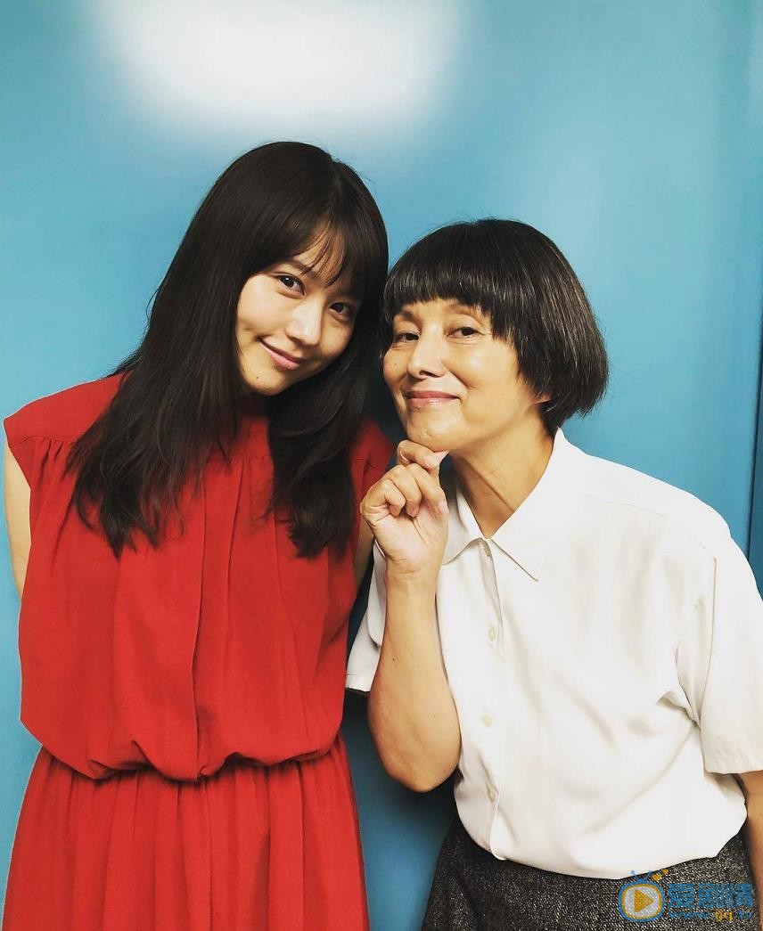 有村架纯与人合照 有村架纯高清写真_有村架纯高清剧照