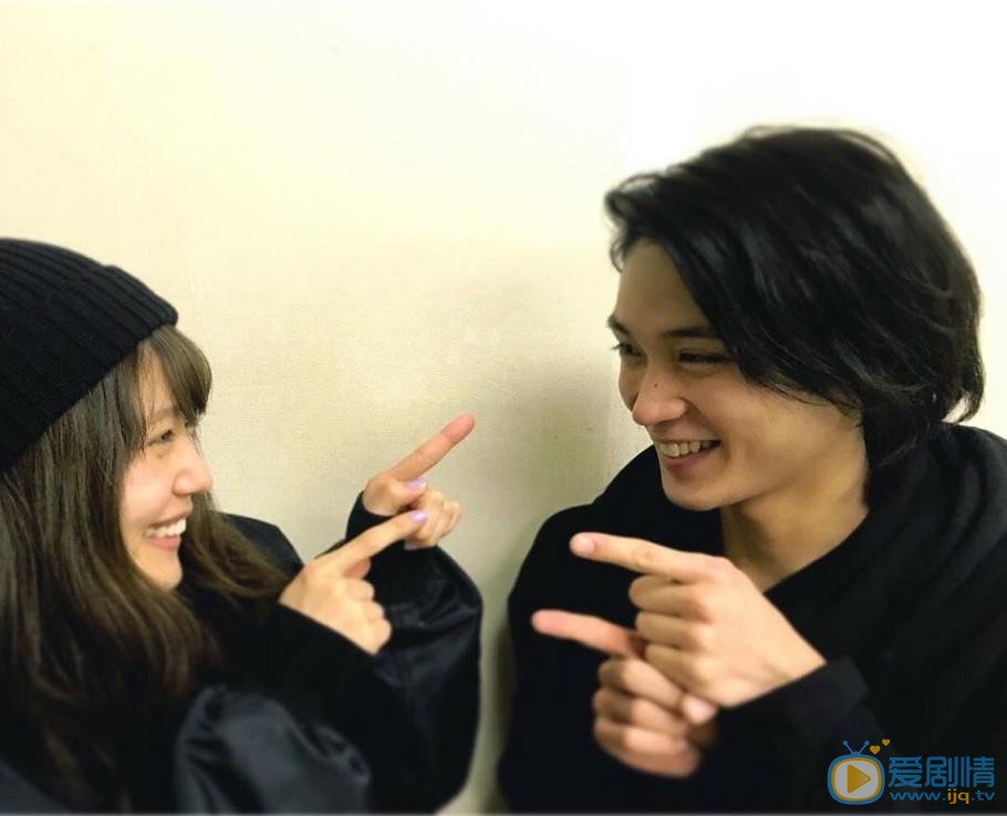有村架纯与人合照 有村架纯高清写真_有村架纯高清剧照