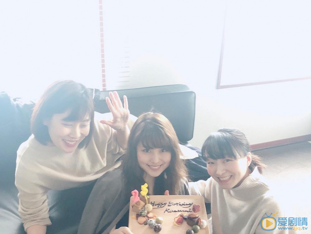 有村架纯与人合照 有村架纯高清写真_有村架纯高清剧照