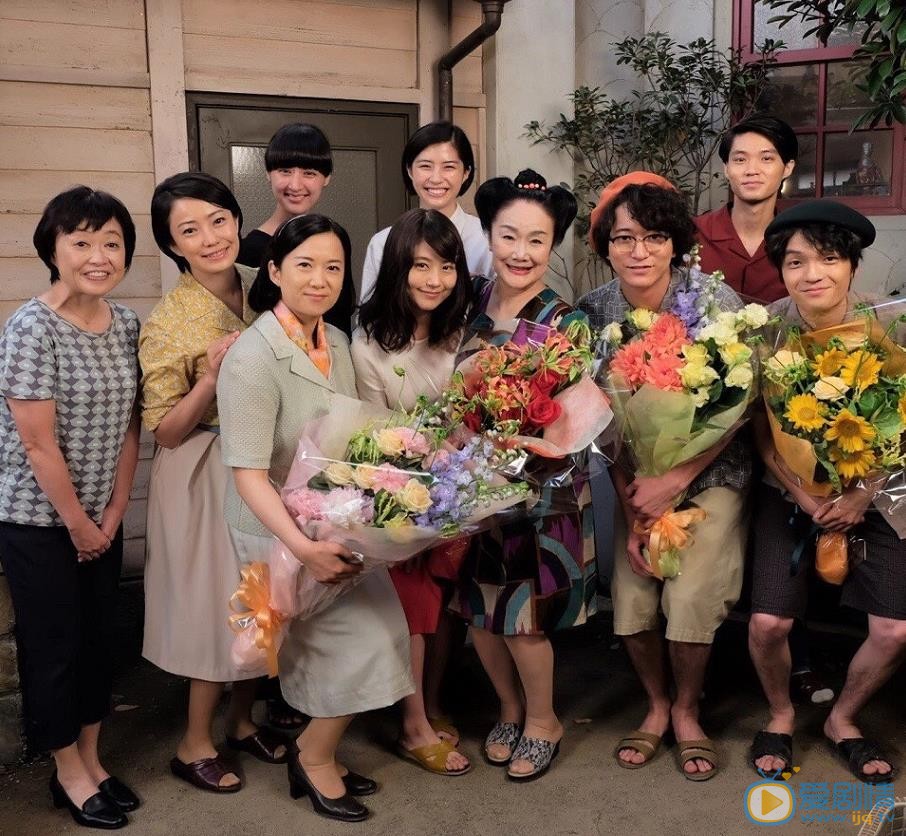 有村架纯与人合照 有村架纯高清写真_有村架纯高清剧照