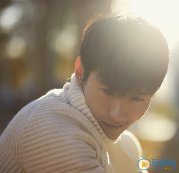 李昕亮街拍写真 李昕亮高清写真_李昕亮高清剧照
