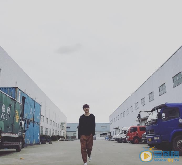 李昕亮生活照 李昕亮高清写真_李昕亮高清剧照