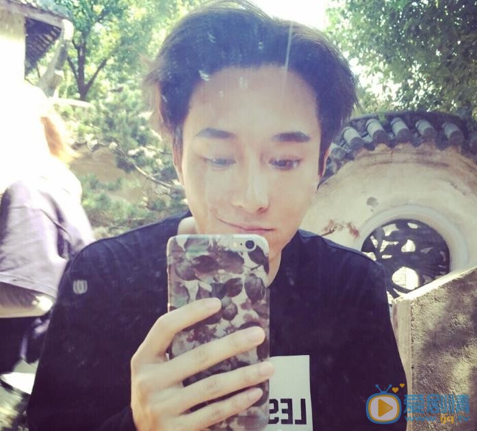 李昕亮生活照 李昕亮高清写真_李昕亮高清剧照