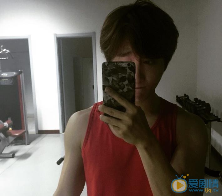 李昕亮生活照 李昕亮高清写真_李昕亮高清剧照