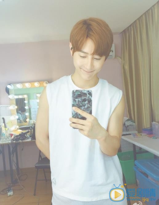 李昕亮生活照 李昕亮高清写真_李昕亮高清剧照