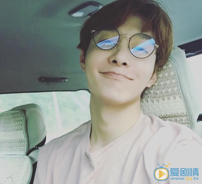 李昕亮生活照 李昕亮高清写真_李昕亮高清剧照