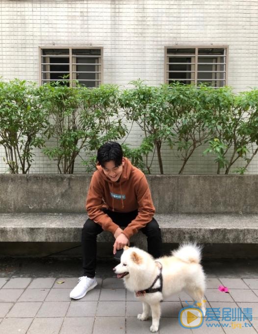 周兴哲生活照 周兴哲高清写真_周兴哲高清剧照
