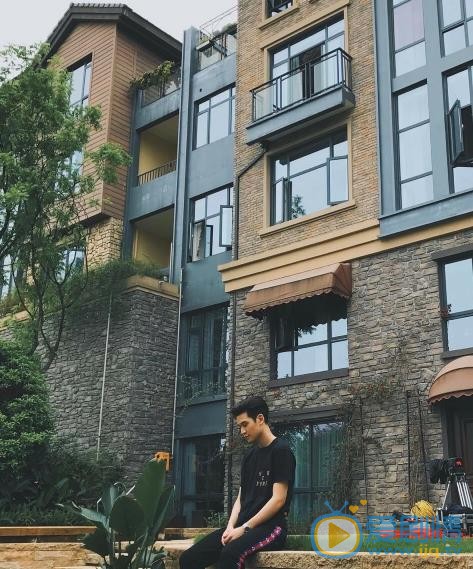 周兴哲生活照 周兴哲高清写真_周兴哲高清剧照