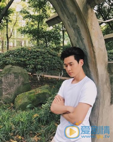 周兴哲生活照 周兴哲高清写真_周兴哲高清剧照