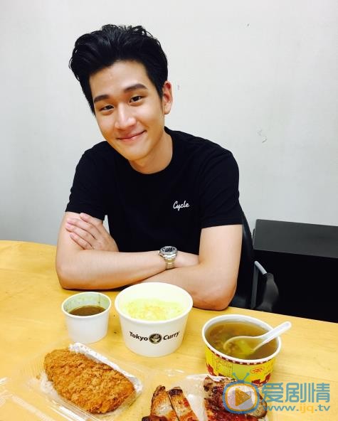 周兴哲生活照 周兴哲高清写真_周兴哲高清剧照