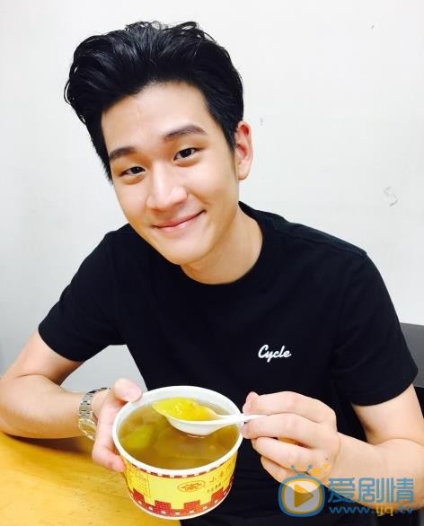 周兴哲生活照 周兴哲高清写真_周兴哲高清剧照