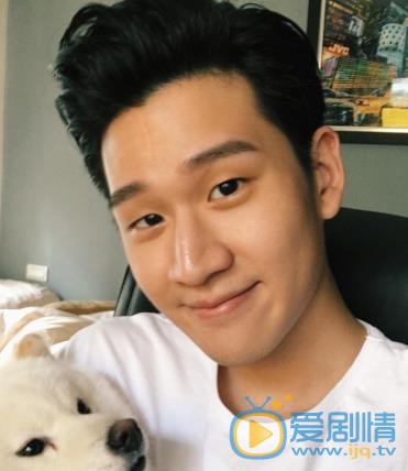 周兴哲生活照 周兴哲高清写真_周兴哲高清剧照