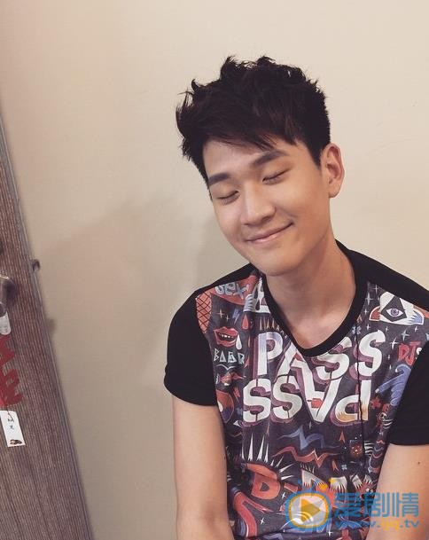 周兴哲生活照 周兴哲高清写真_周兴哲高清剧照