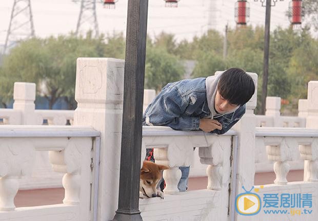 许乐骁街拍写真 许乐骁高清写真_许乐骁高清剧照