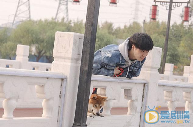 许乐骁街拍写真 许乐骁高清写真_许乐骁高清剧照